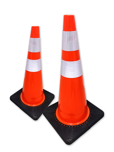 PVC TRAFFIC CONE WITH RUBBER BASE